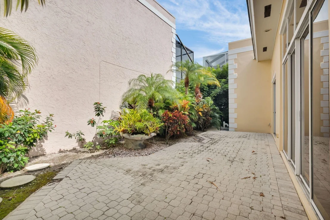 Photo of 7729 Travlers Tree Drive