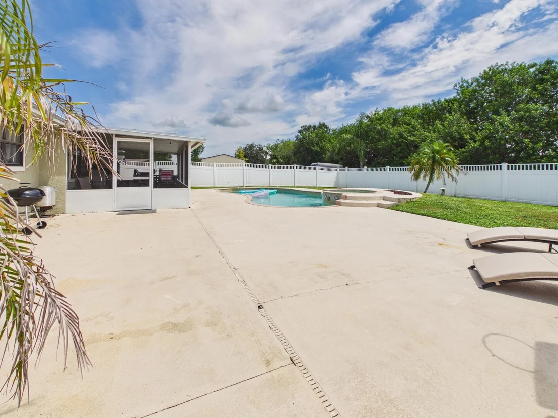 Photo of 1150 SW 85TH Way