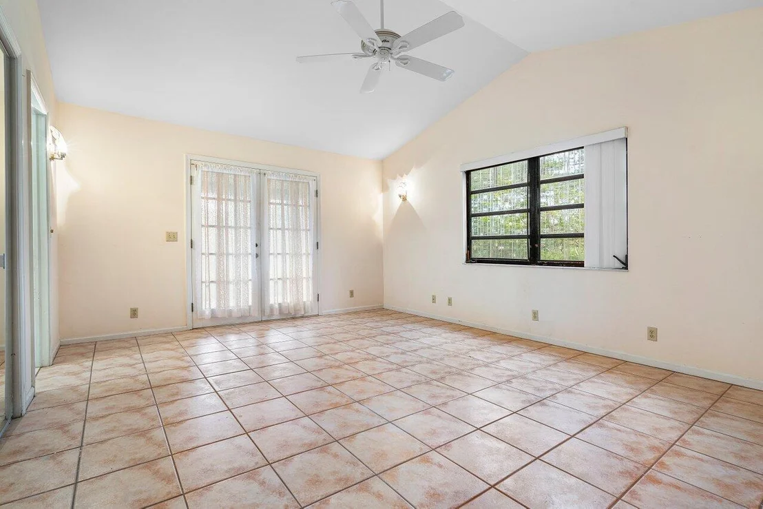 Photo of 4744 Dolphin Drive