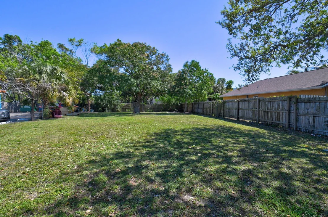 Photo of 1011 Miami Boulevard