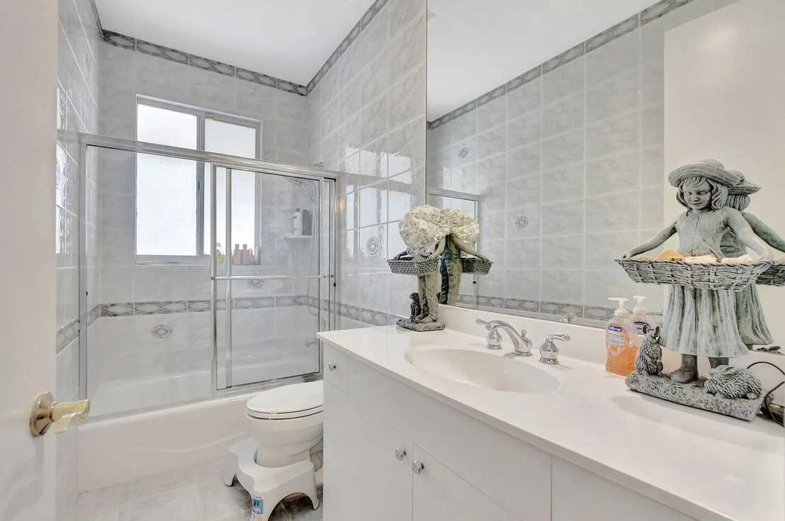 Photo of 7071 Mallorca Crescent