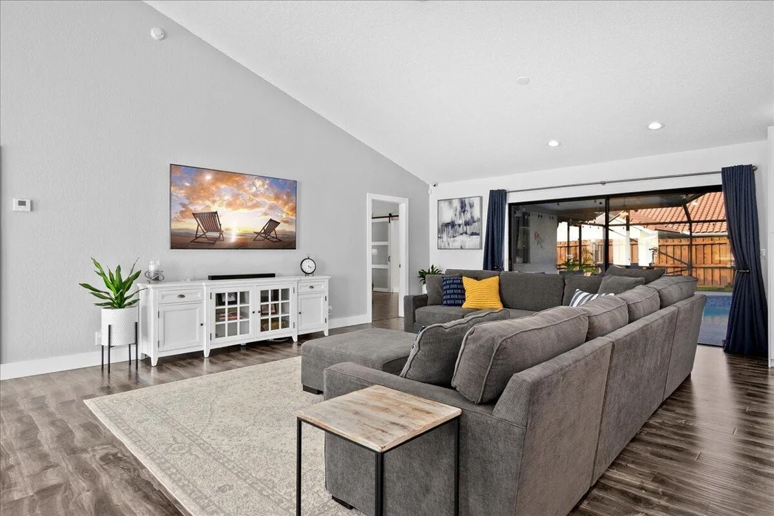 Photo of 5774 Sun Pointe Circle