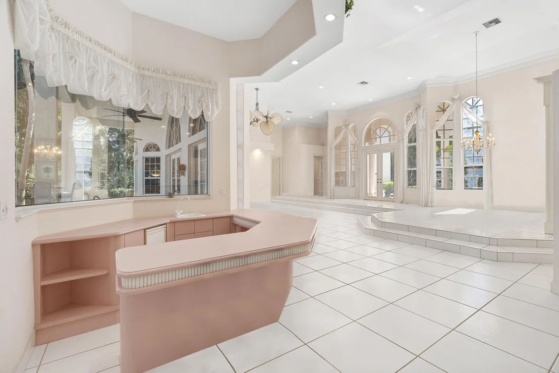 Photo of 540 Marbrisa Drive