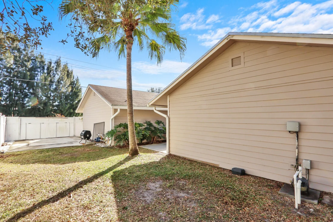 Photo of 8074 SE River Lane