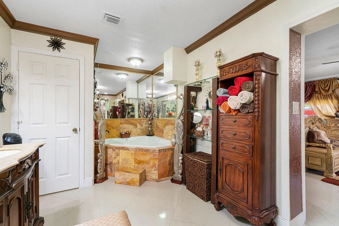 Photo of 9711 Sun Pointe Drive