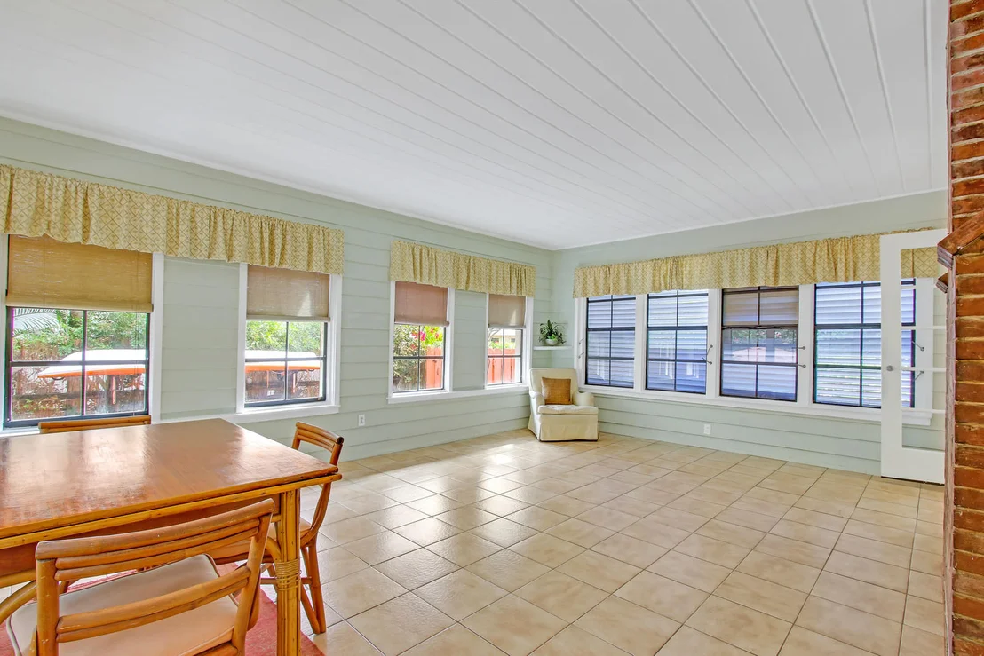 Photo of 243 Pershing Way