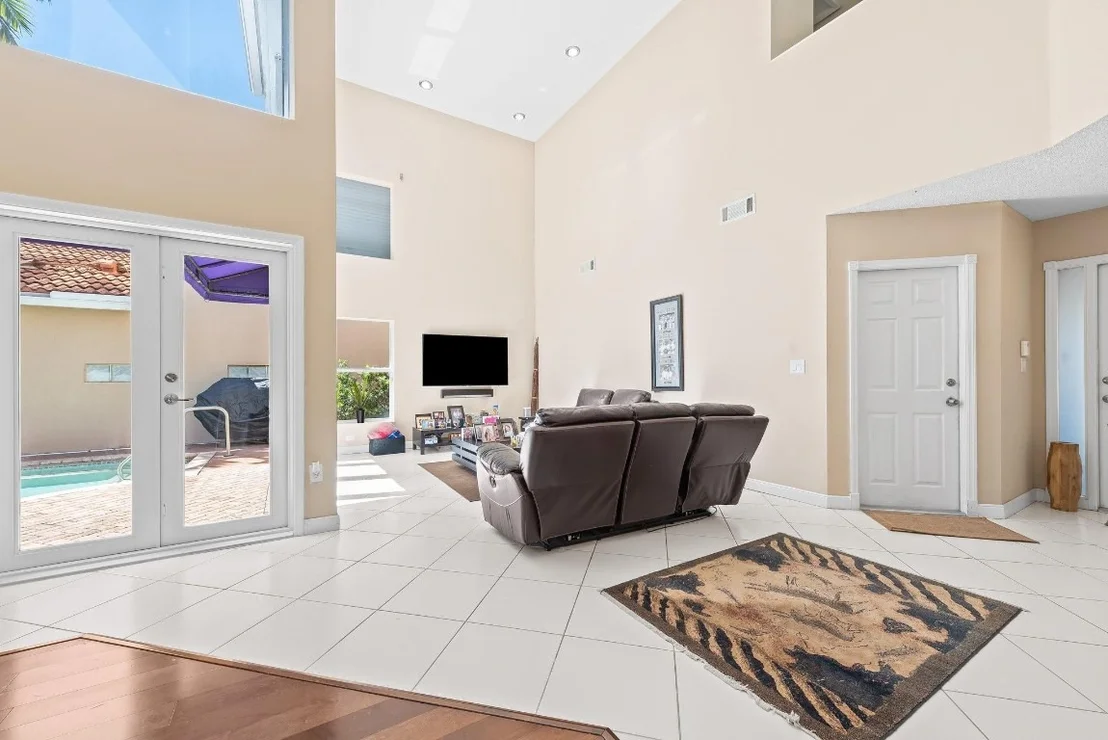 Photo of 975 Weeping Willow Way