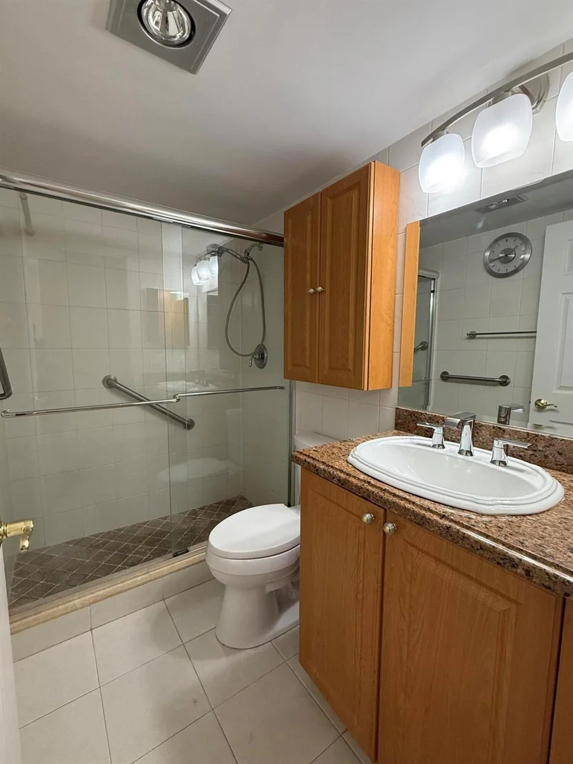Photo of 2071 Exeter D