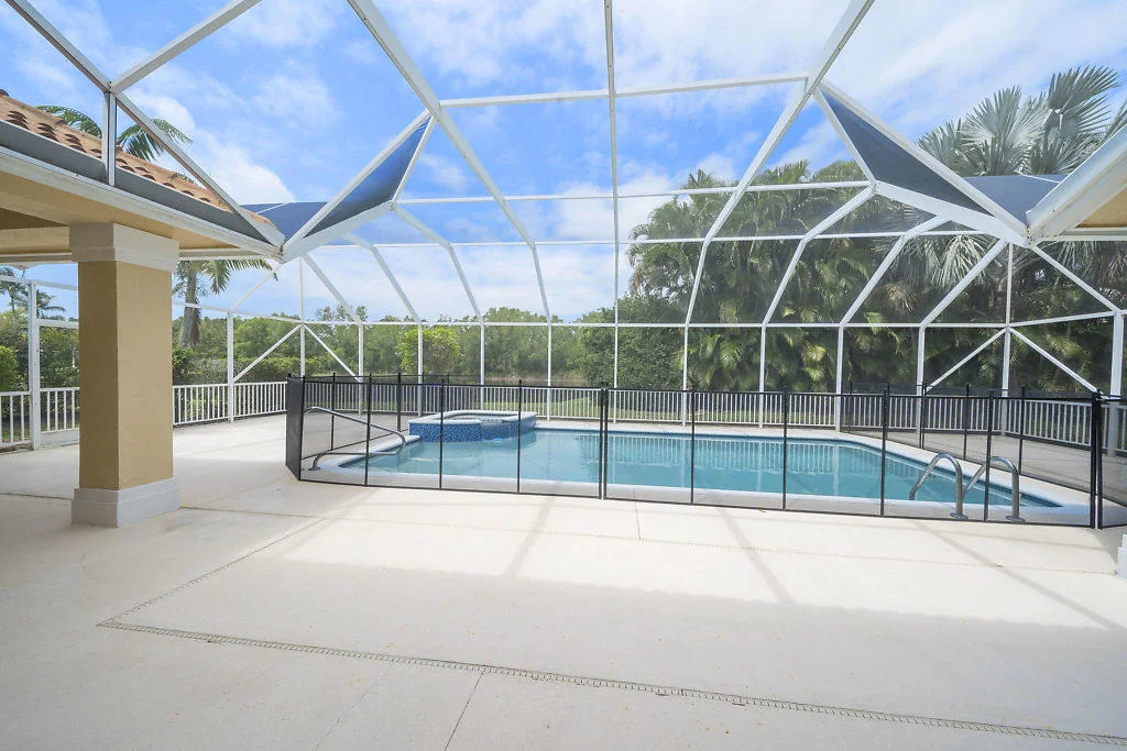 Photo of 136 N River Drive E