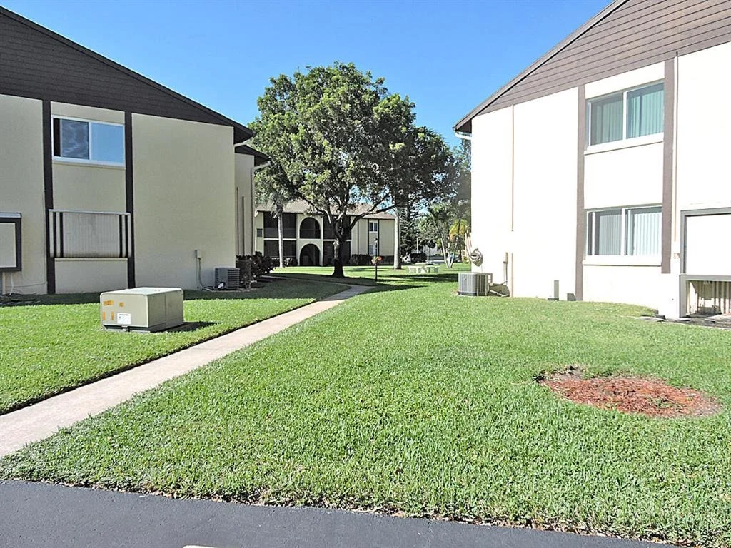 Photo of Unit C1 at 303 Pine Ridge Circle