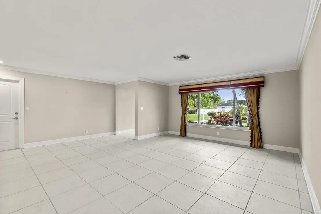 Photo of 3210 Lakeview Drive