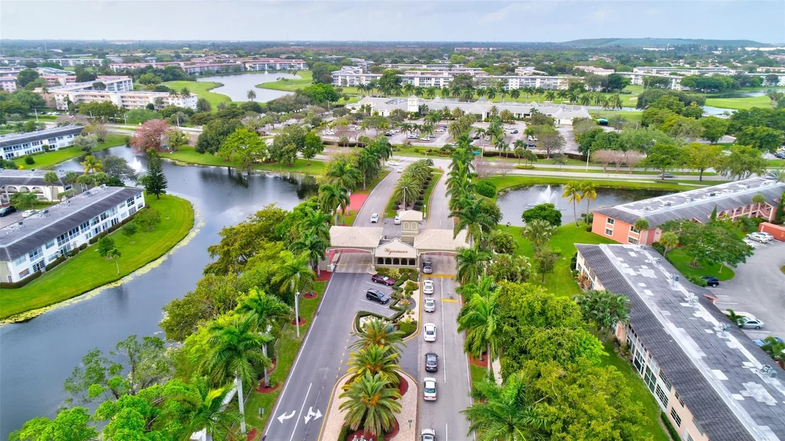 Photo of Unit E2 at 1201 Bahama Bend
