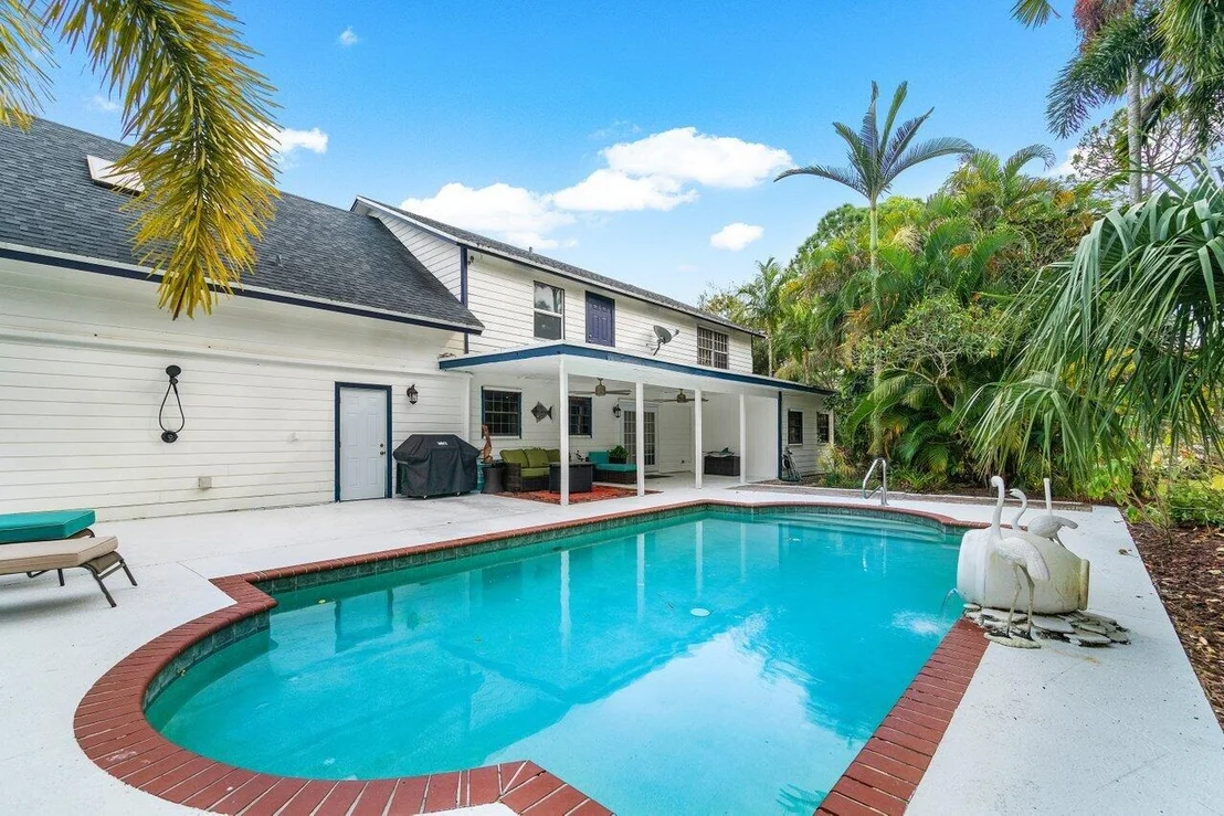 Photo of 17081 Mellen Lane