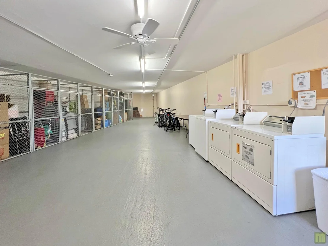 Photo of Unit M2 at 1901 Bermuda Circle