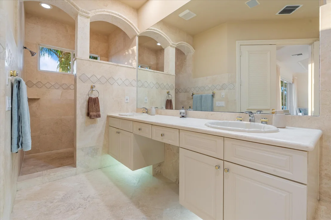 Photo of 602 Oak Harbour Drive