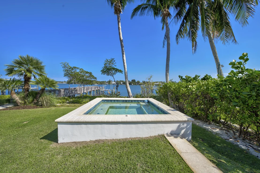 Photo of 5270 Pennock Point Road