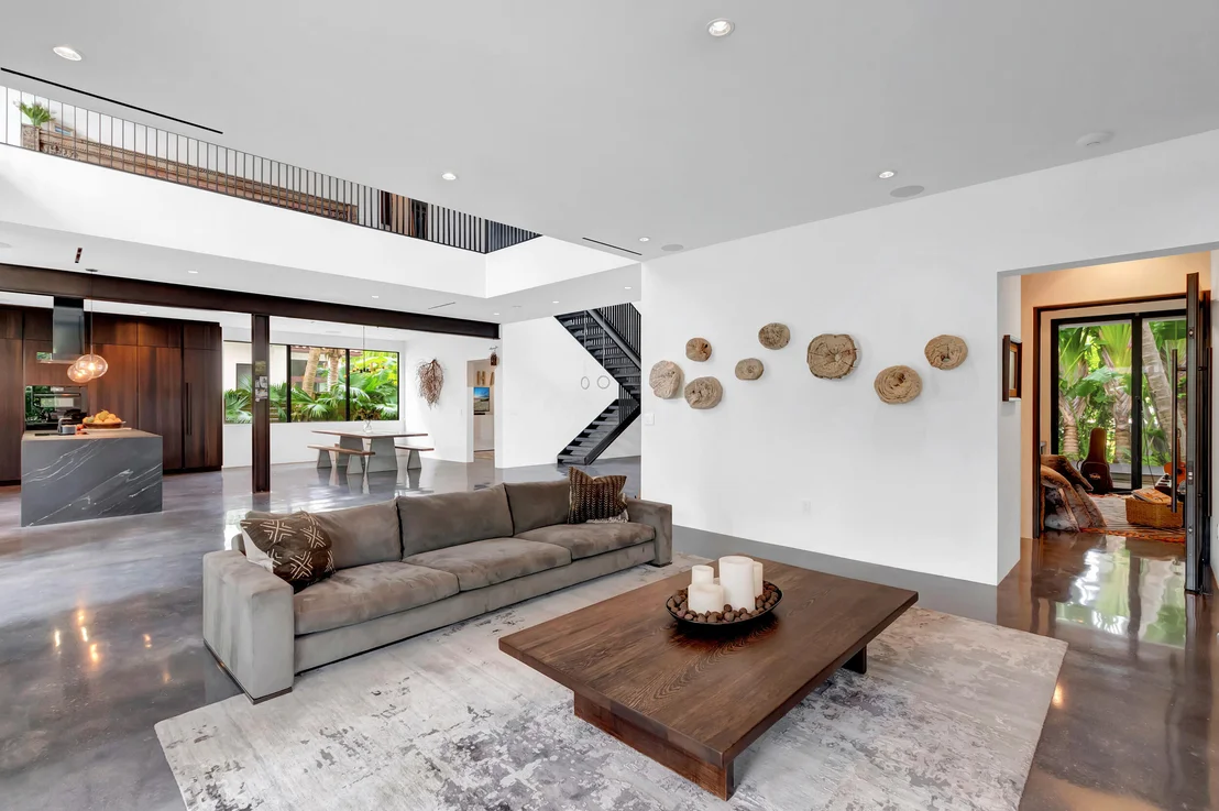 Photo of 3421 Beacon Street