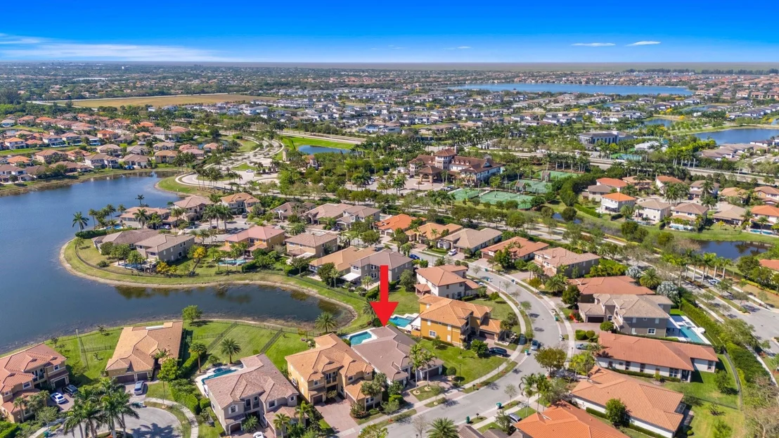 Photo of 9130 Edgewater Bend