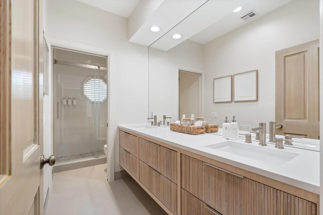 Photo of 121 Turnberry Drive