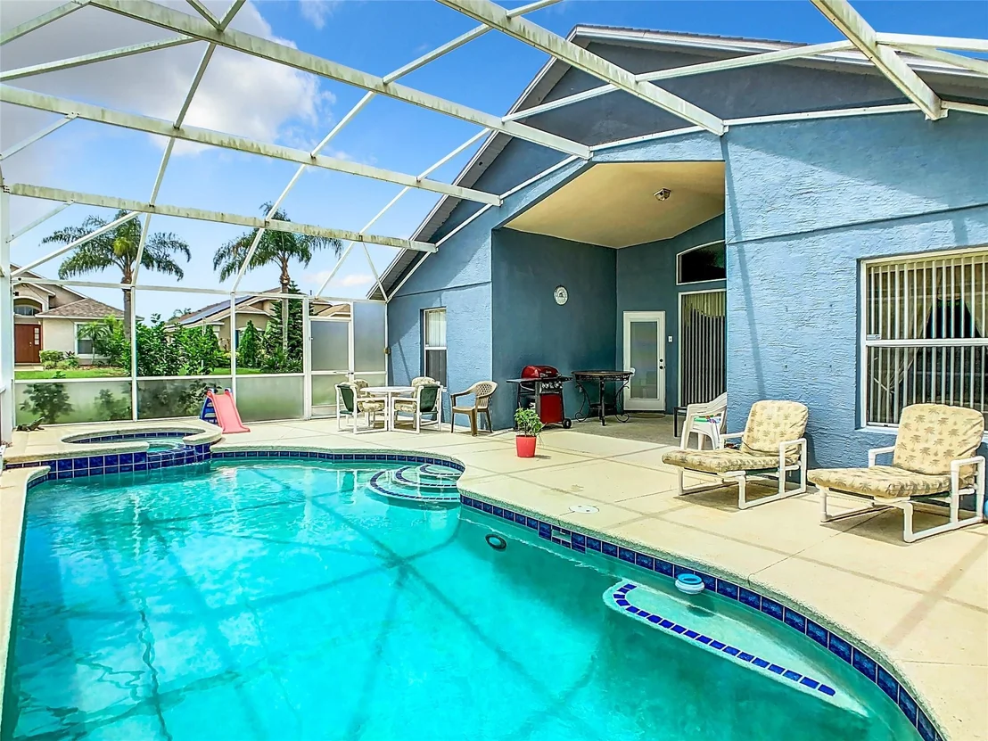 Photo of 204 W Fox Loop