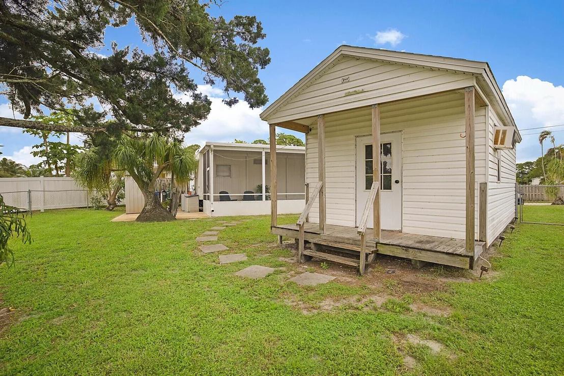 Photo of 4222 Hibiscus Circle
