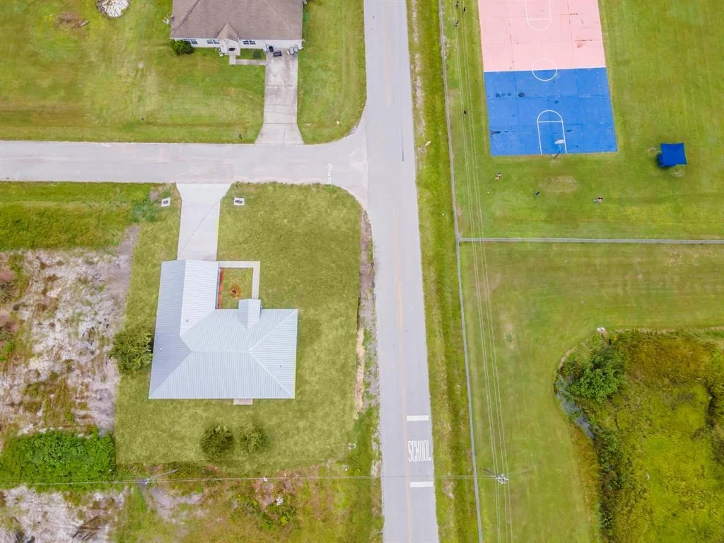 Photo of 810 SE 39th Terrace