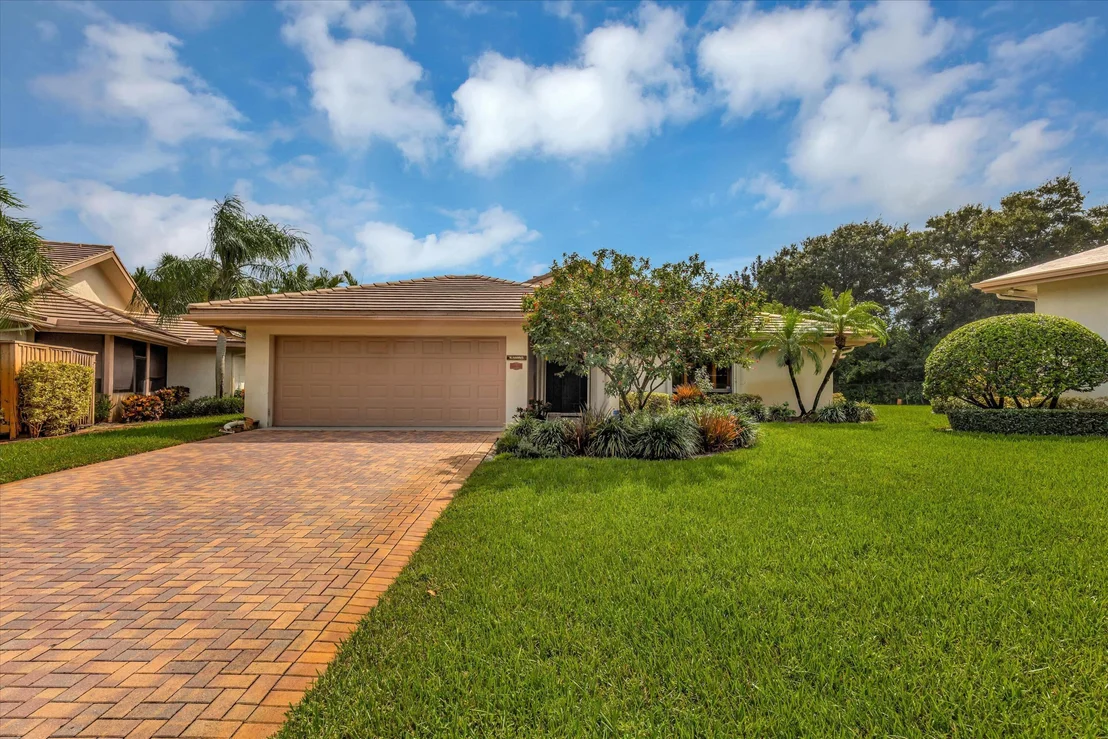 Photo of 4890 Pine Tree Drive