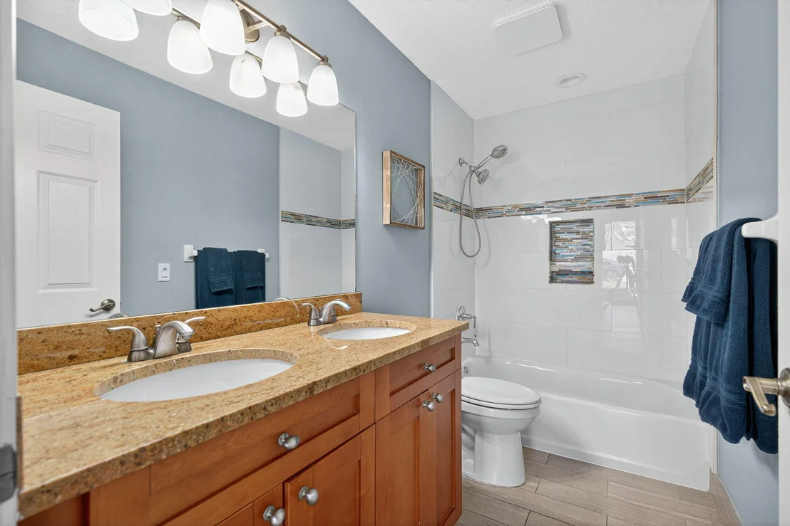 Photo of 6110 Adams Street