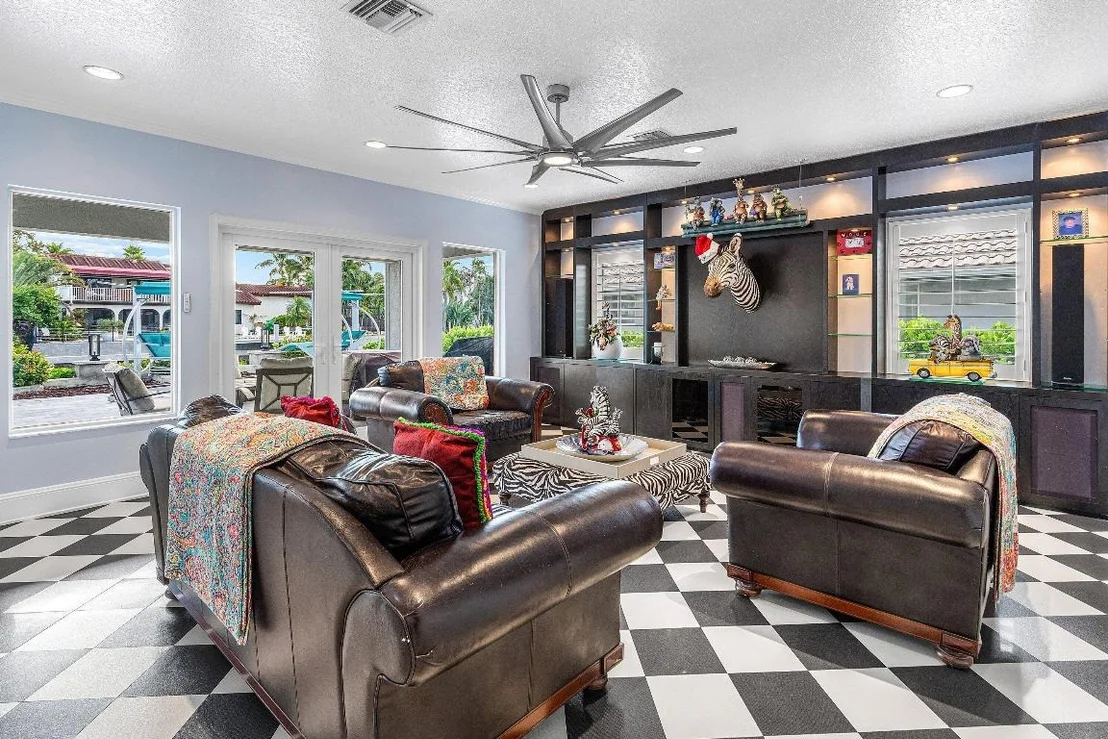 Photo of 678 Carriage Hill Lane
