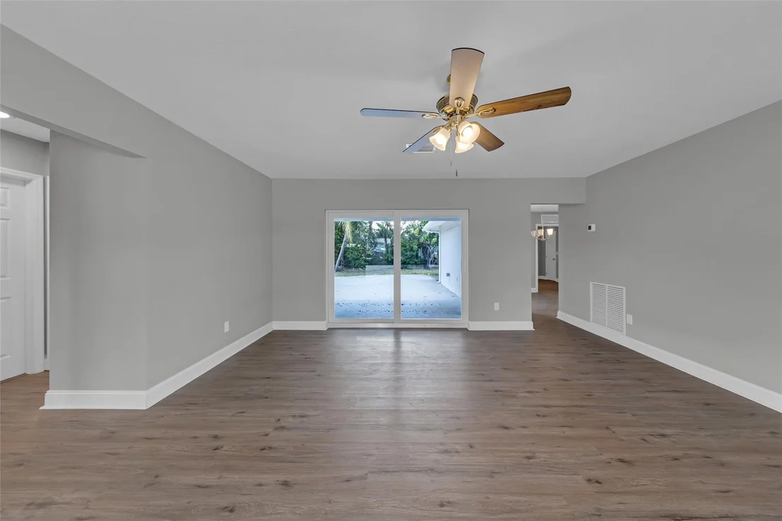 Photo of 421 SE 5th Avenue