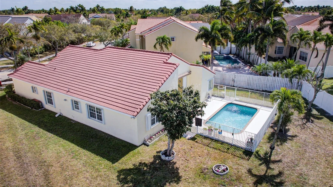 Photo of 429 Cambridge Lane
