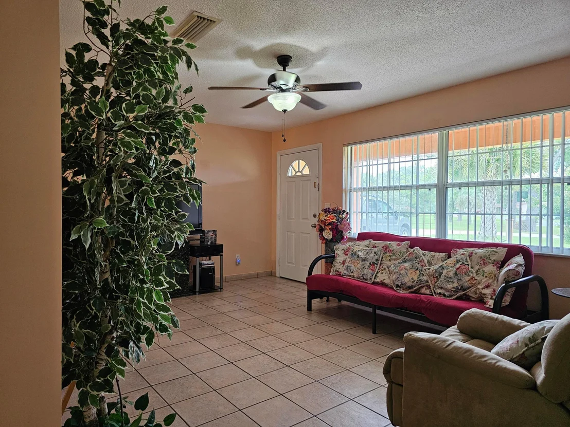 Photo of 474 Lake Road