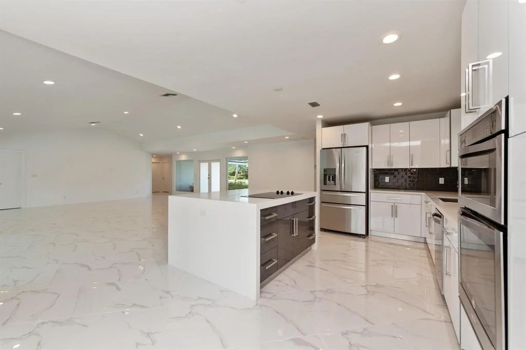 Photo of 3936 Live Oak Boulevard N