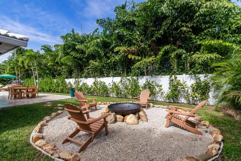 Photo of 611 Sunshine Drive