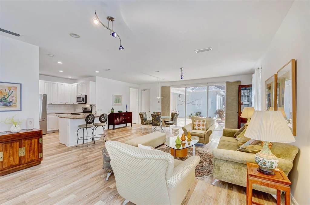 Photo of 185 Barbados Drive
