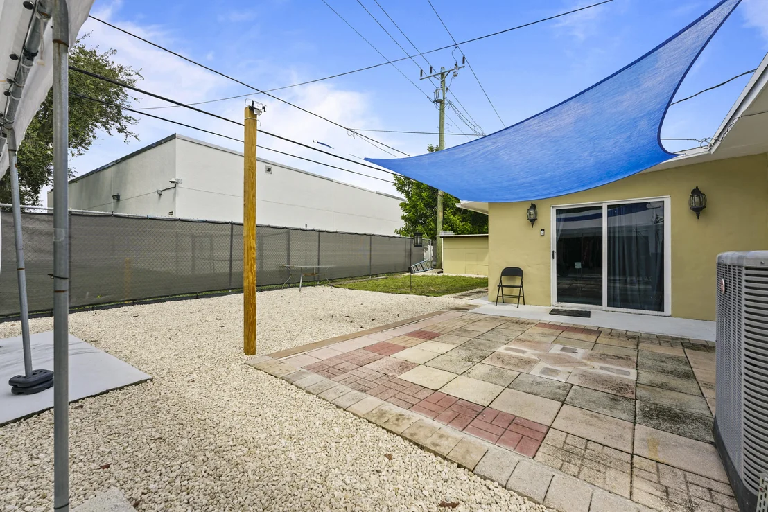 Photo of 2541 NE 7th Terrace