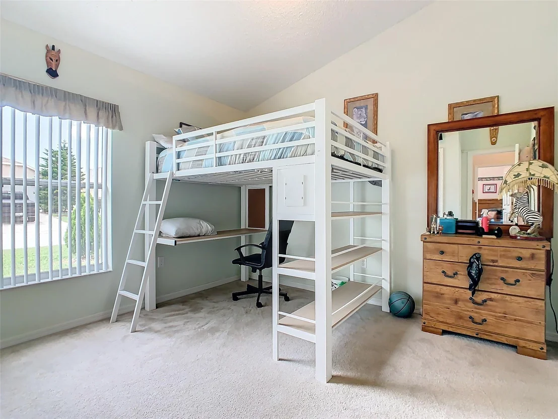 Photo of 204 W Fox Loop