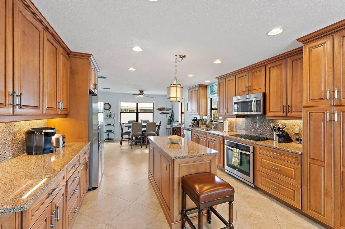 Photo of 348 River Drive