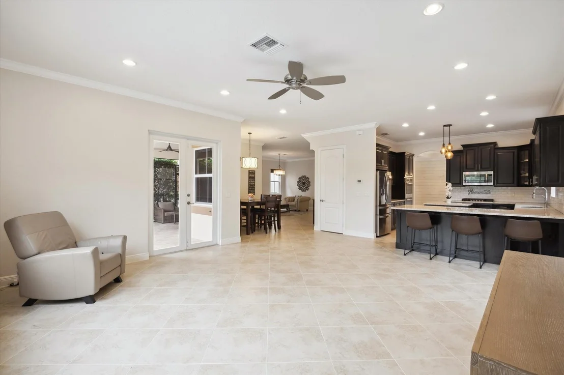 Photo of 8540 Lakeside Drive
