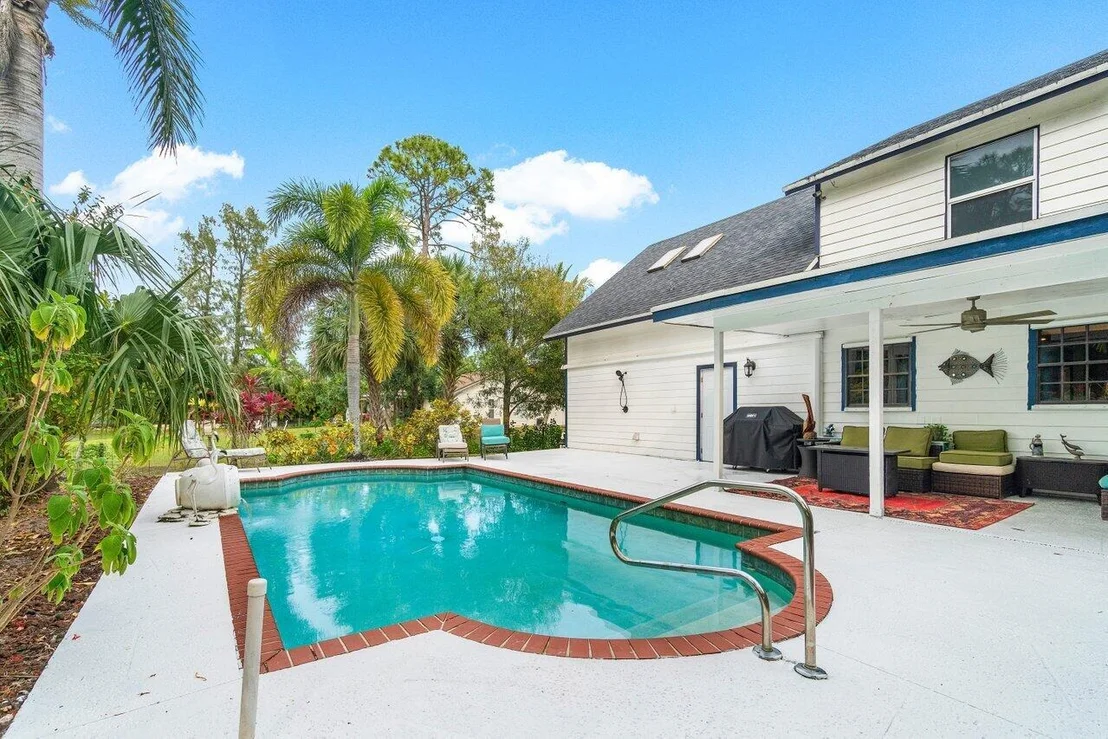 Photo of 17081 Mellen Lane