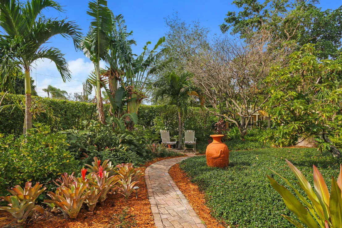 Photo of 243 Pershing Way