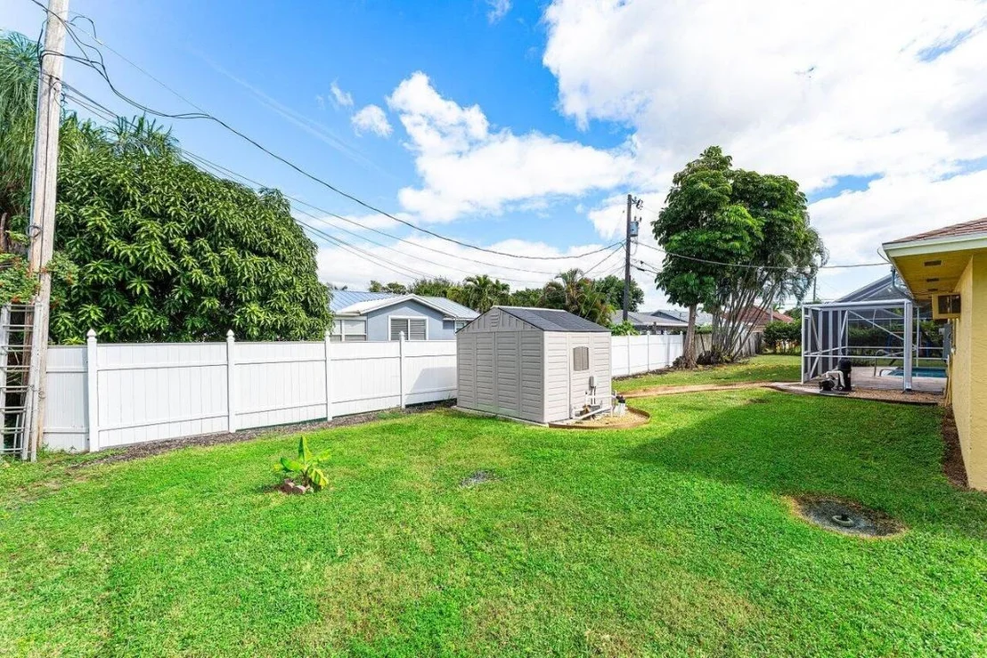 Photo of 5455 Pine Tree Drive