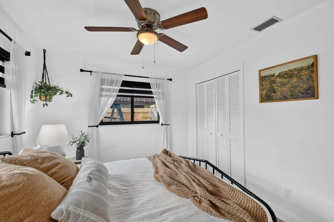Photo of 110 W Coconut Drive