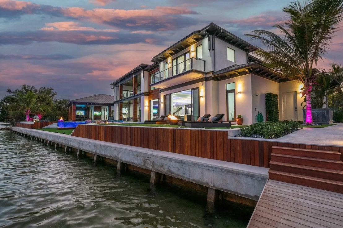 Photo of 712 Lakeside Circle