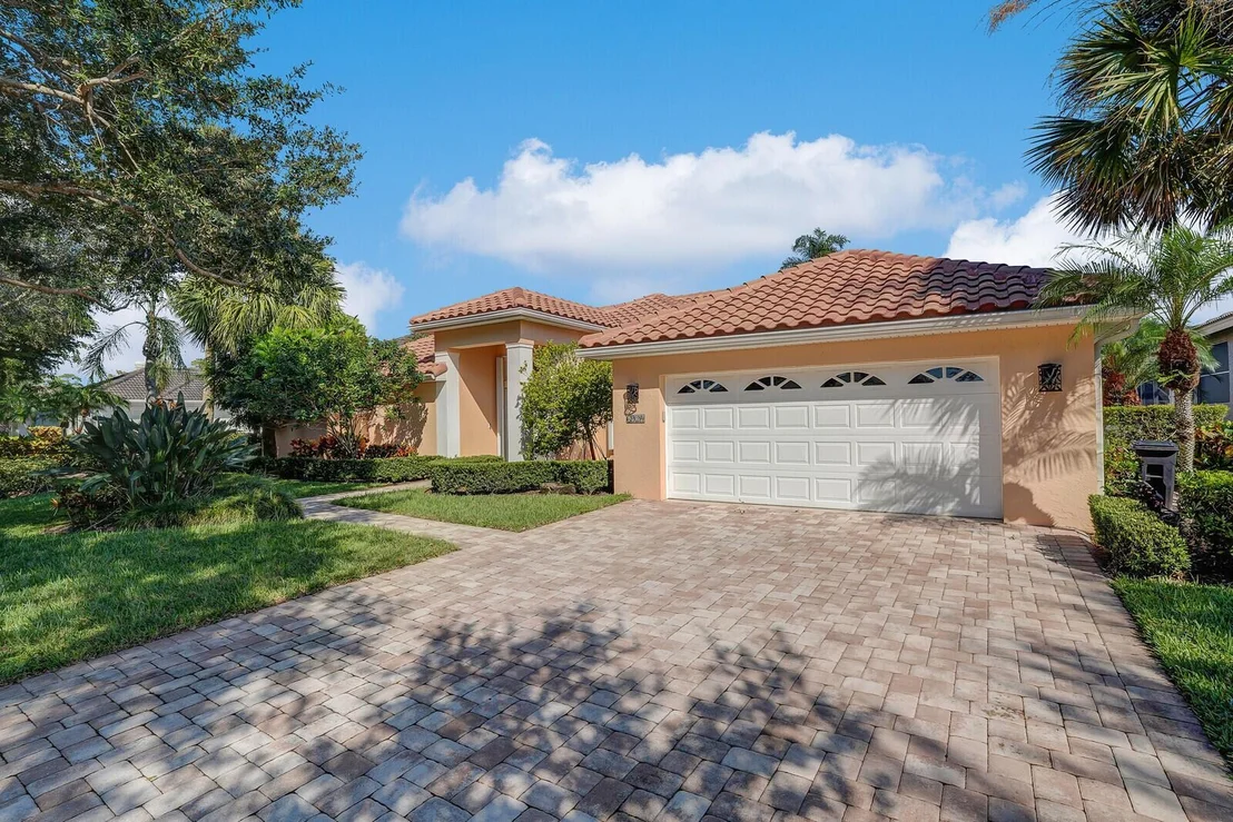 Photo of 6924 Cypress Cove Circle