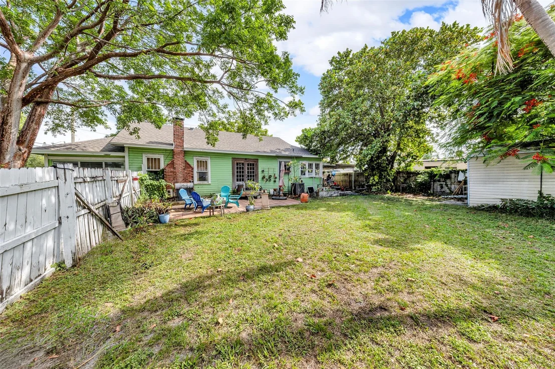 Photo of 803 NE 3rd Avenue