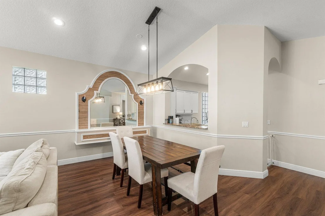 Photo of 6329 Stonehurst Circle