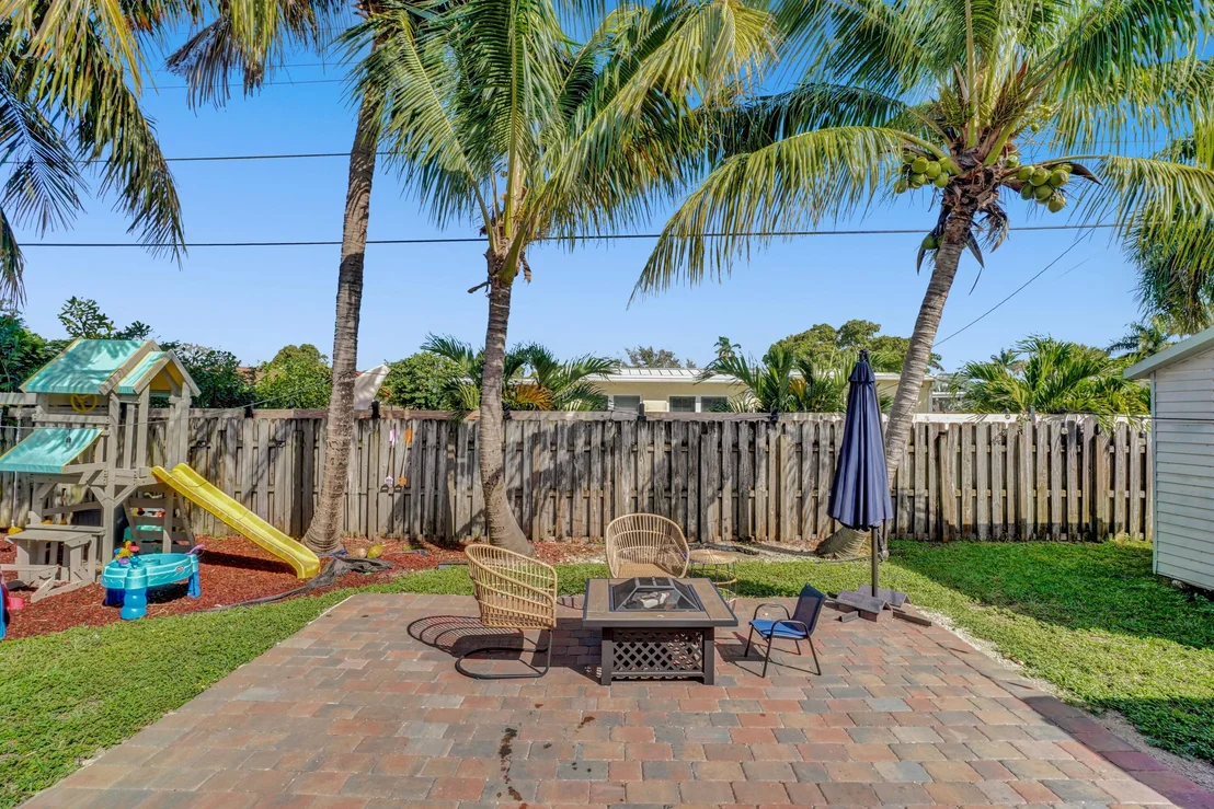 Photo of 825 SE 16th Place