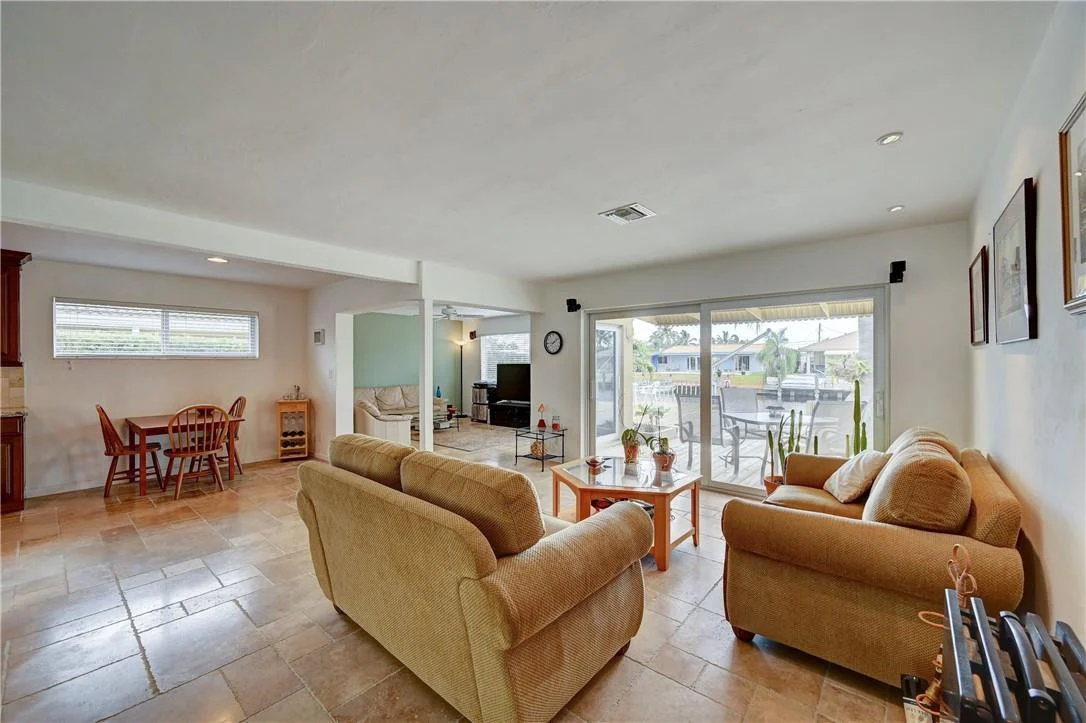 Photo of 660 SE 5th Avenue