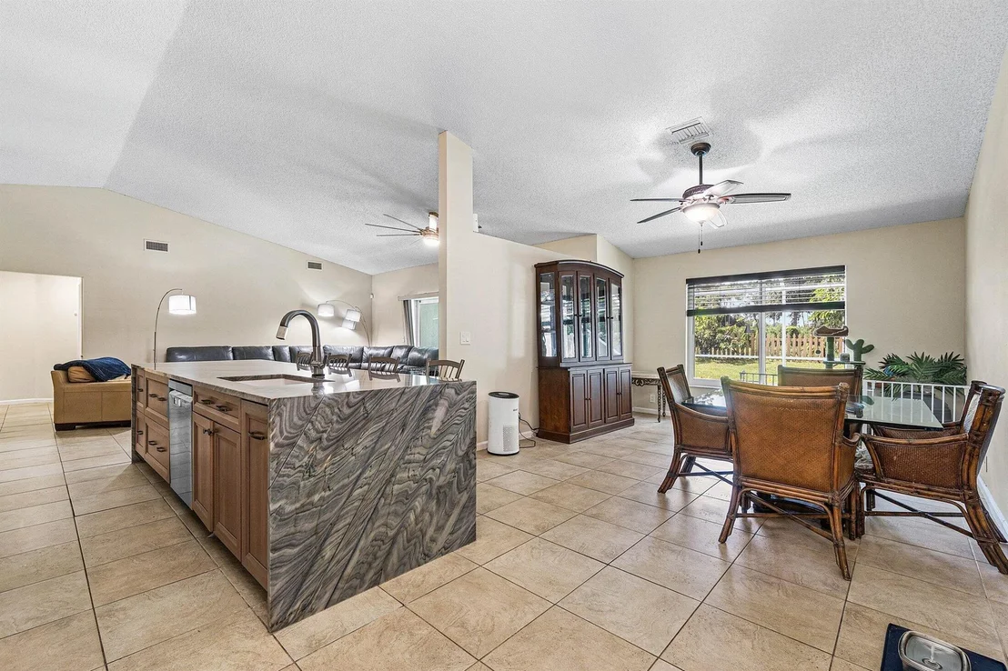 Photo of 5155 Rosen Boulevard